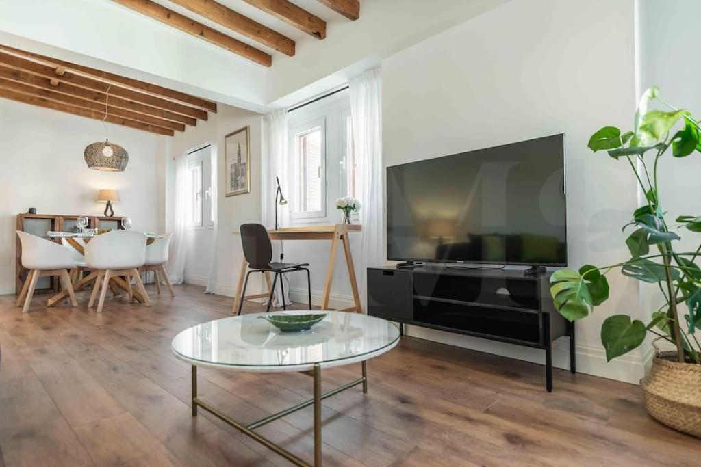 Modern Apartment Next To The Cervantes Theatre By Rems Málaga Eksteriør bilde