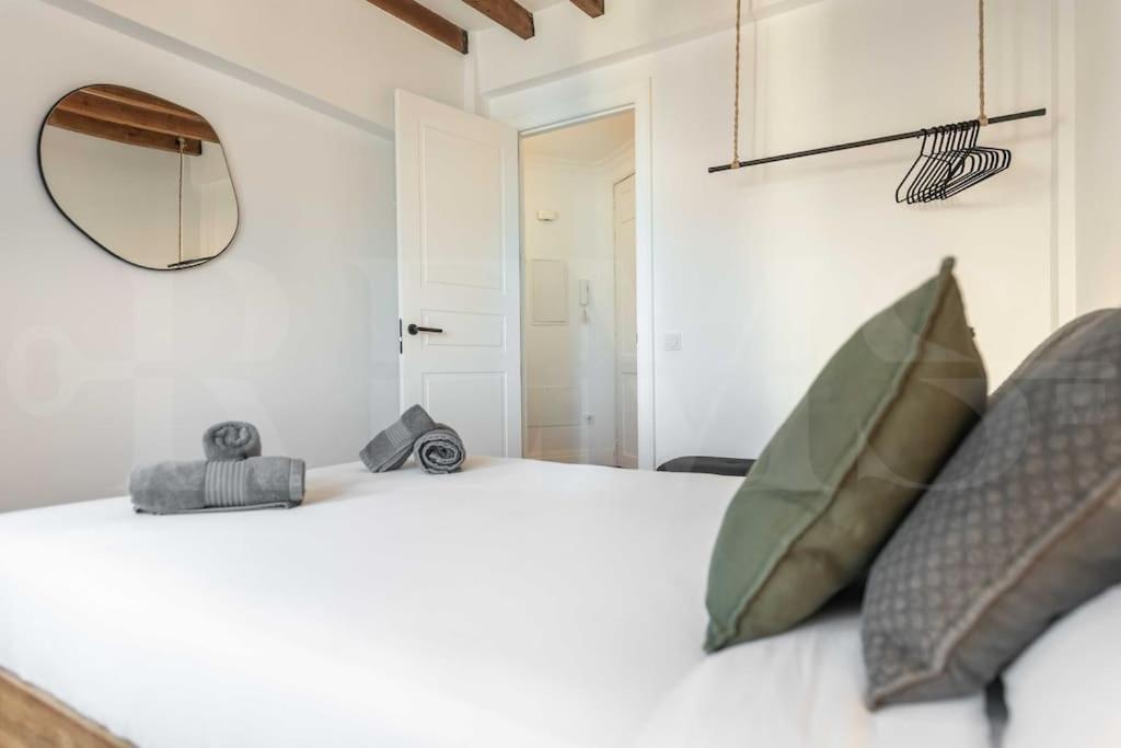 Modern Apartment Next To The Cervantes Theatre By Rems Málaga Eksteriør bilde